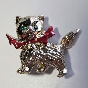 *Sale* Vintage Pin Brooch Gold Tone Christmas Cat With Bow Red Enamel Green Eyes
